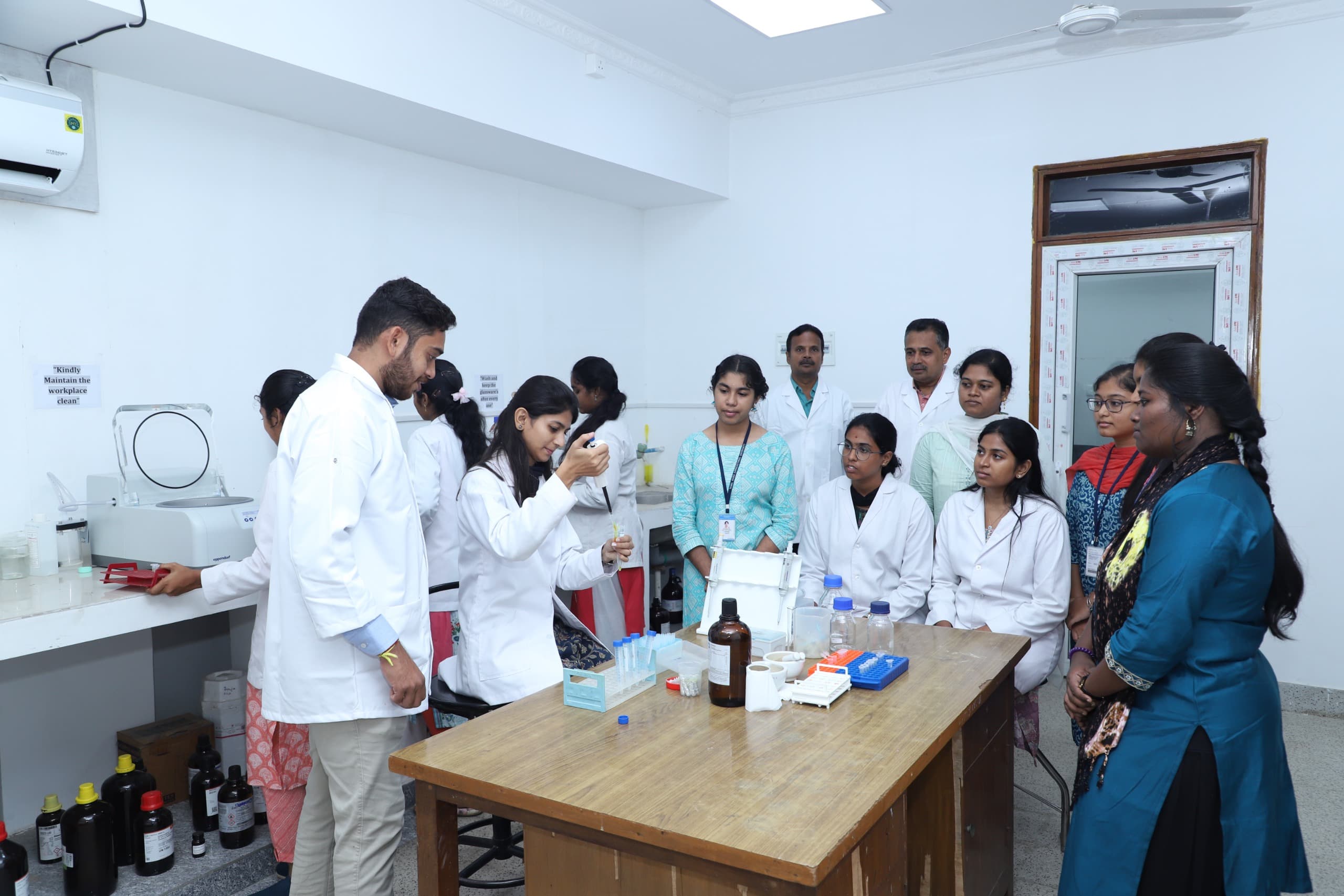 Proteomics & Metabolomics Facility